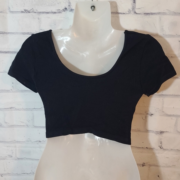 Aeropostale Cropped Cut-out Stretch Shirt - Picture 2 of 4